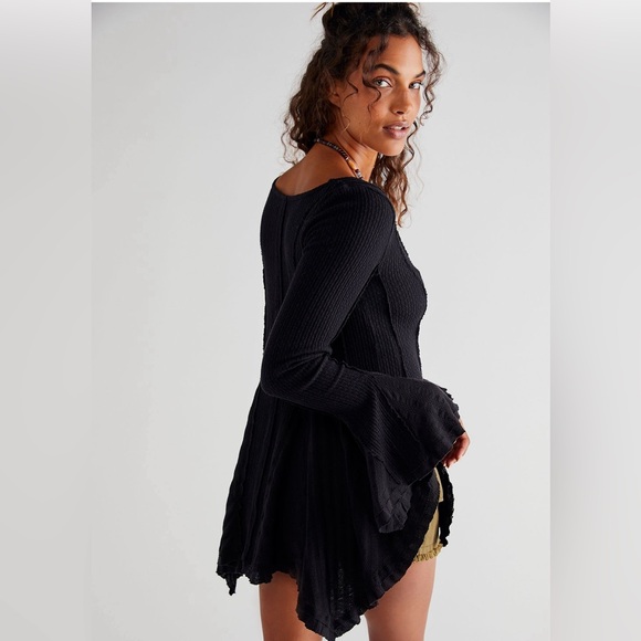 Free People Primrose Thermal ruffles black, large - Picture 2 of 4